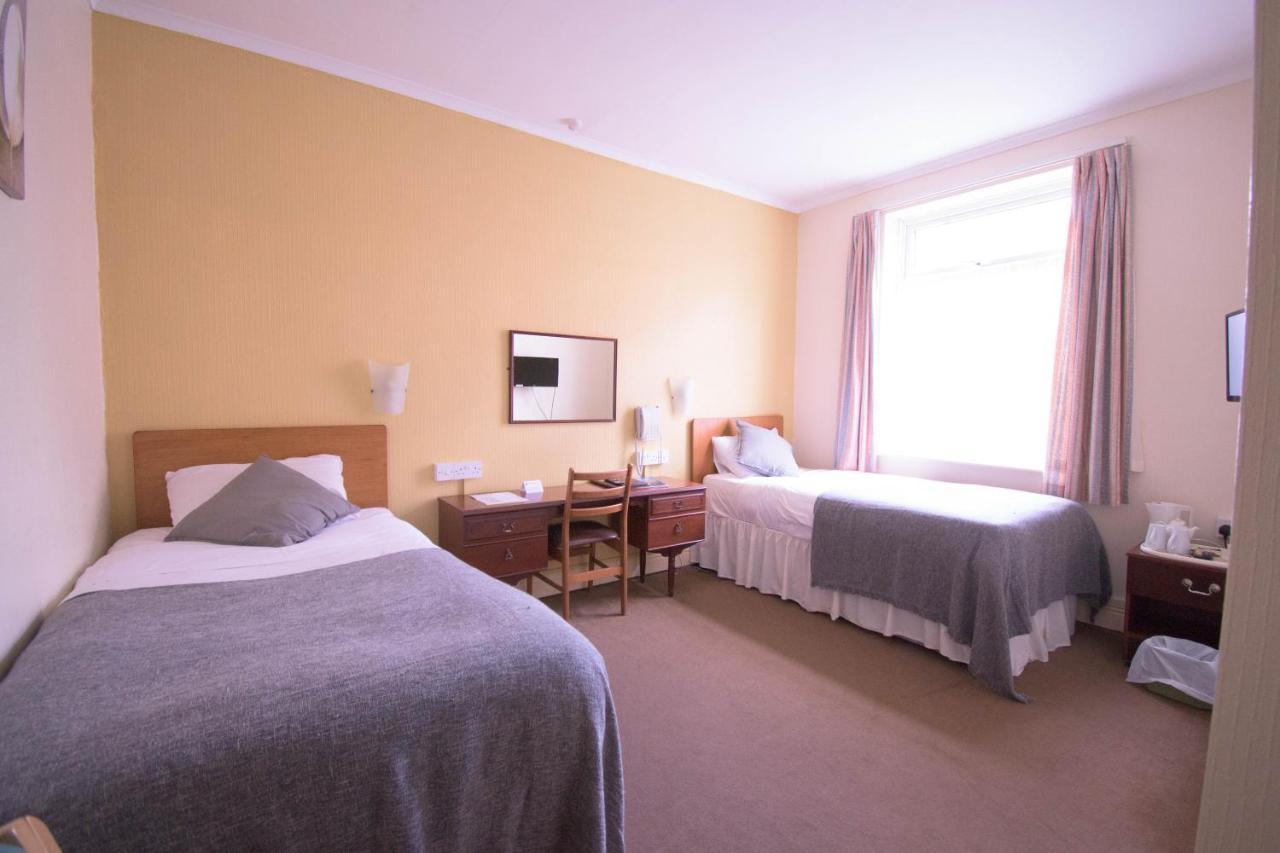 Pinegrove Hotel Карлайл Екстериор снимка