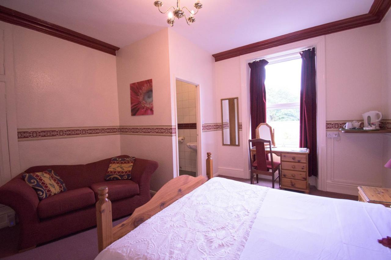 Pinegrove Hotel Карлайл Екстериор снимка