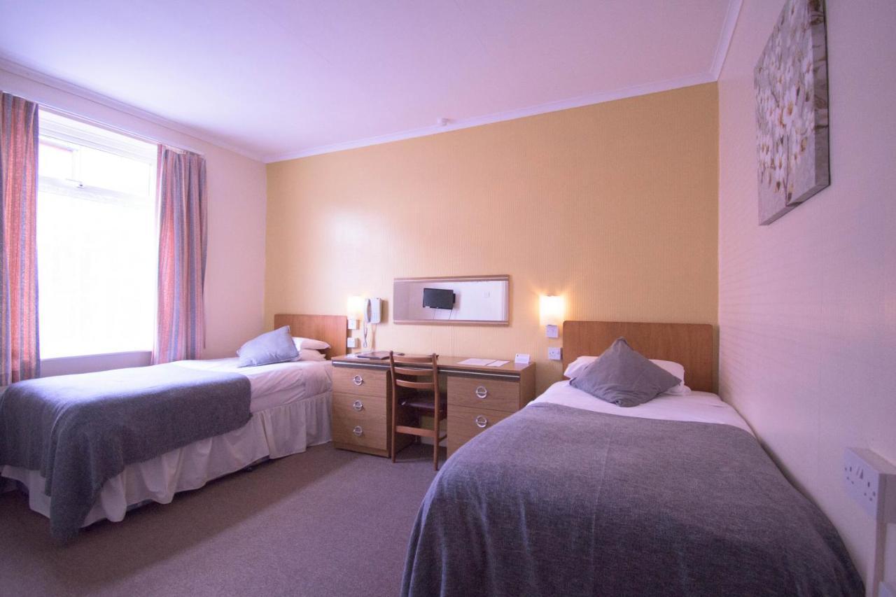 Pinegrove Hotel Карлайл Екстериор снимка