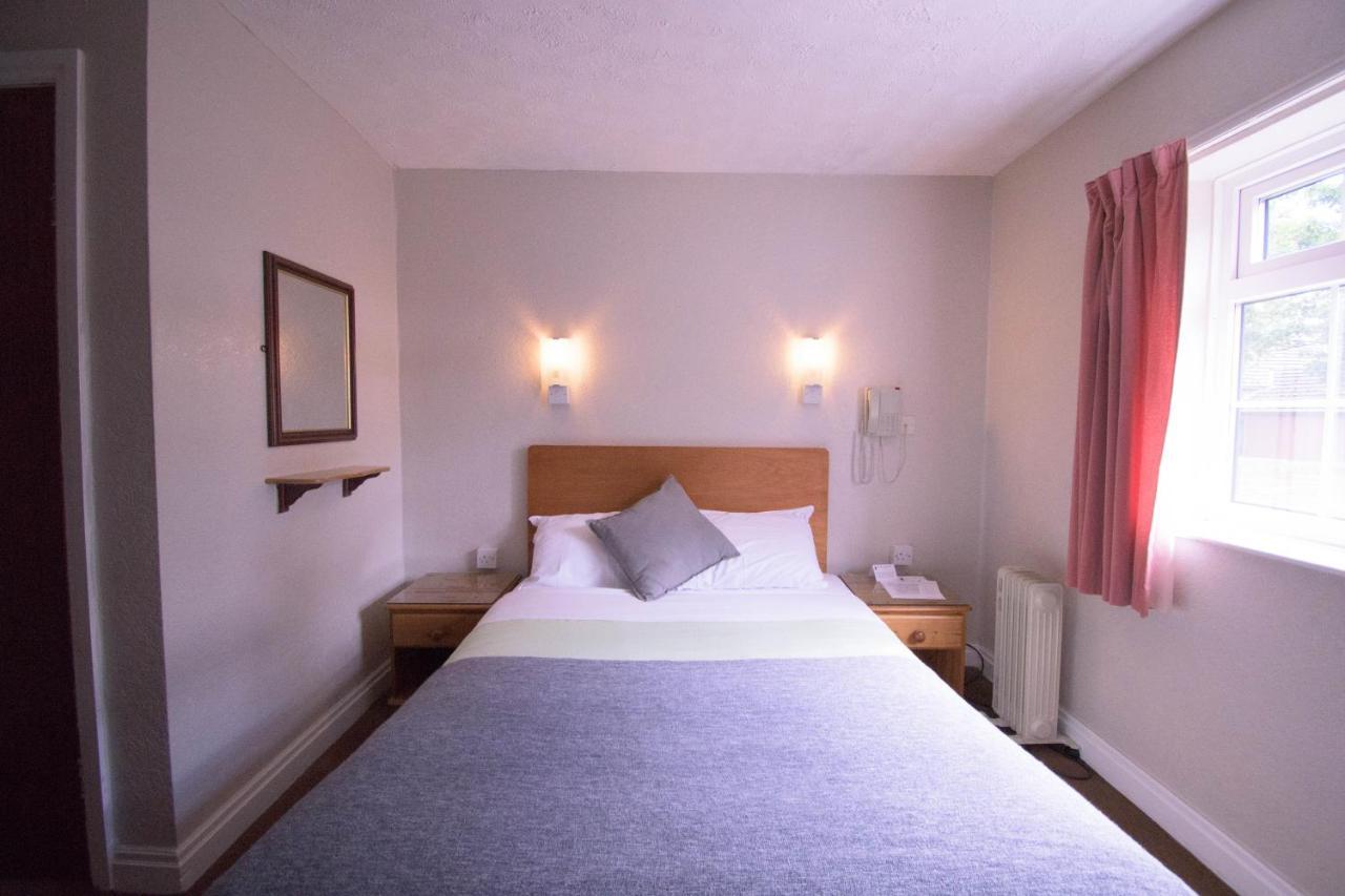 Pinegrove Hotel Карлайл Екстериор снимка