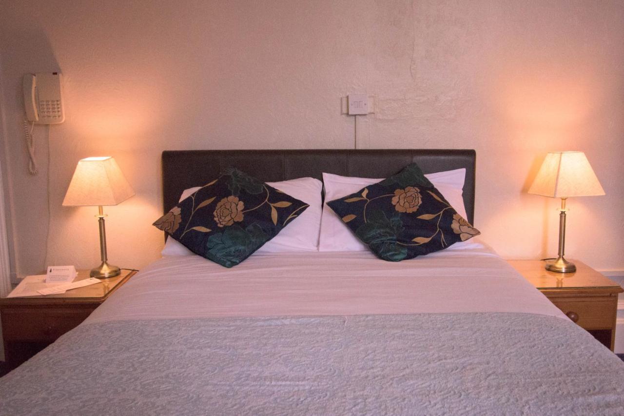 Pinegrove Hotel Карлайл Екстериор снимка