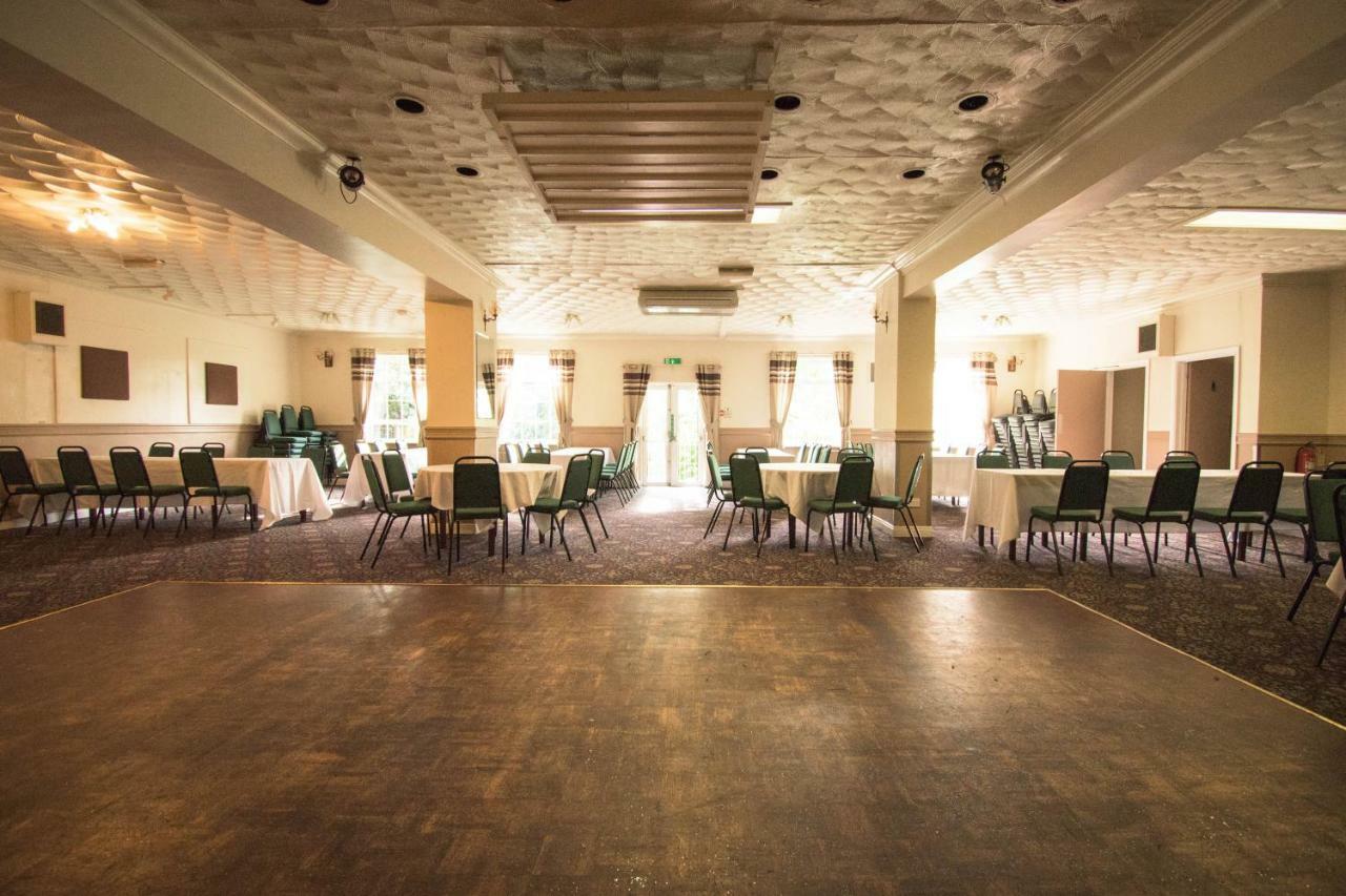Pinegrove Hotel Карлайл Екстериор снимка