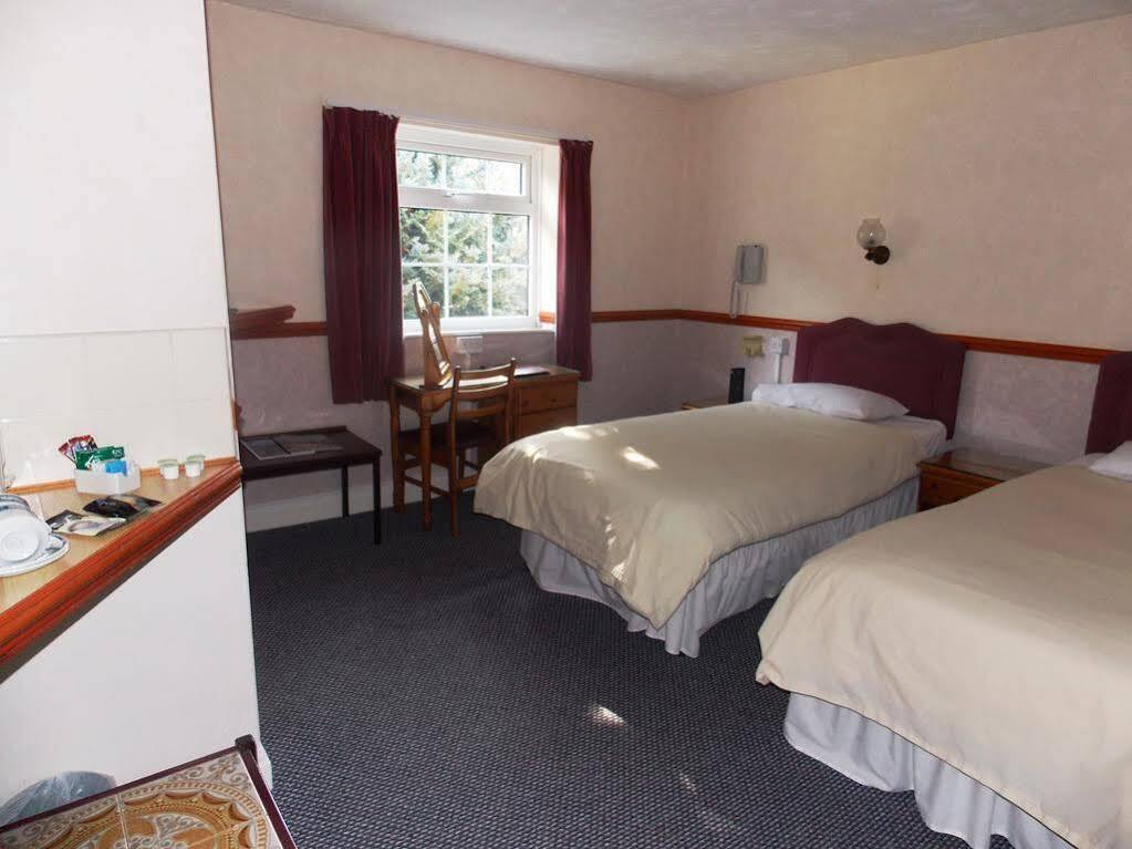 Pinegrove Hotel Карлайл Екстериор снимка