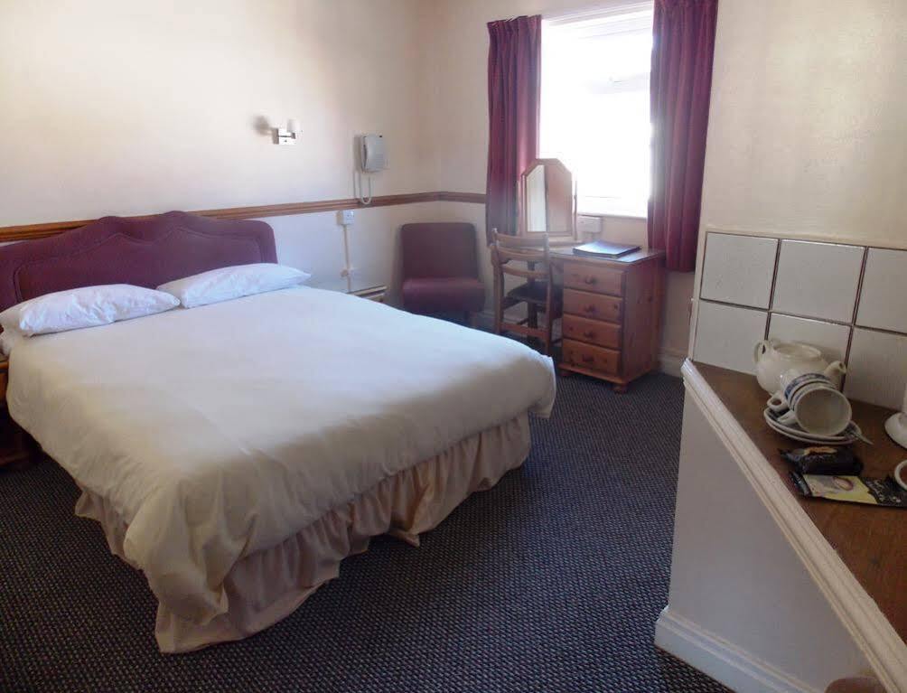Pinegrove Hotel Карлайл Екстериор снимка