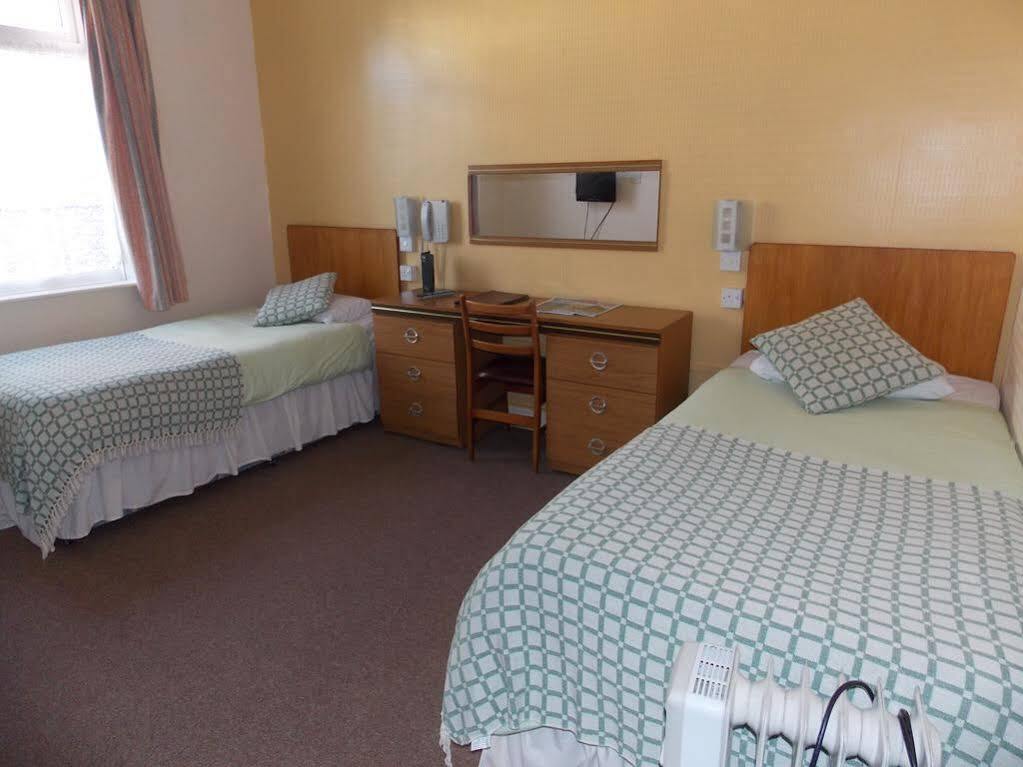 Pinegrove Hotel Карлайл Екстериор снимка
