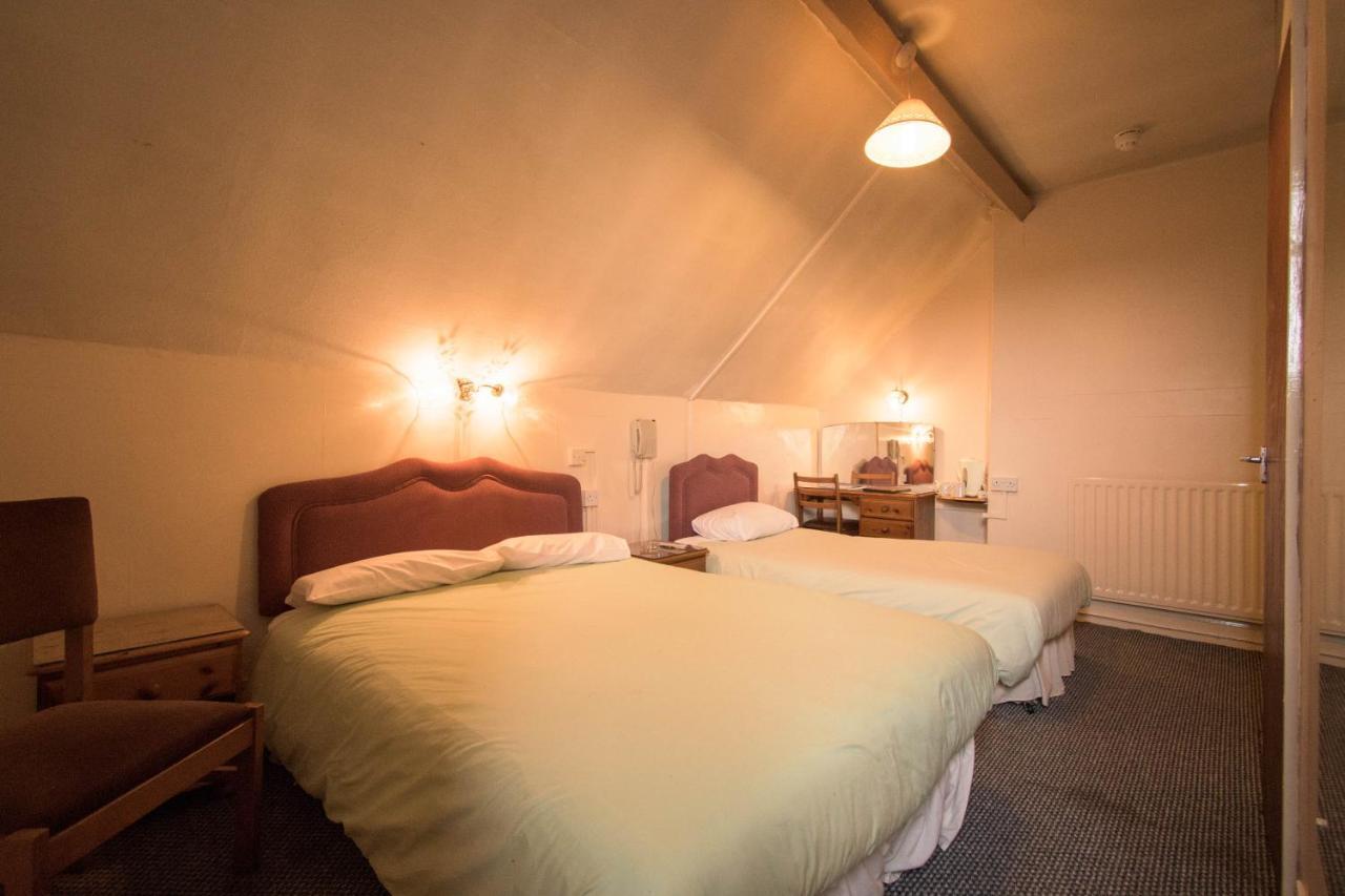 Pinegrove Hotel Карлайл Екстериор снимка