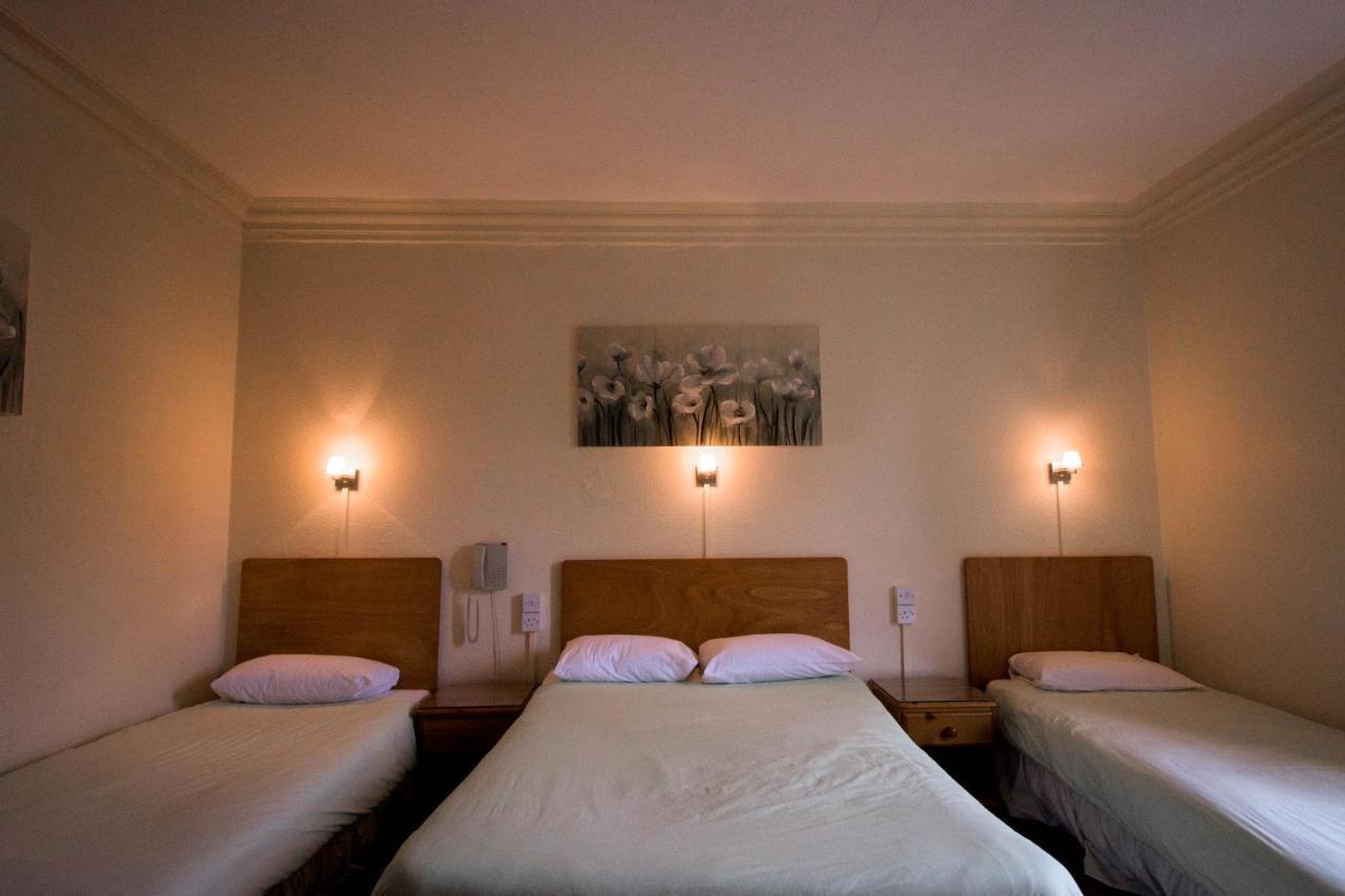 Pinegrove Hotel Карлайл Екстериор снимка